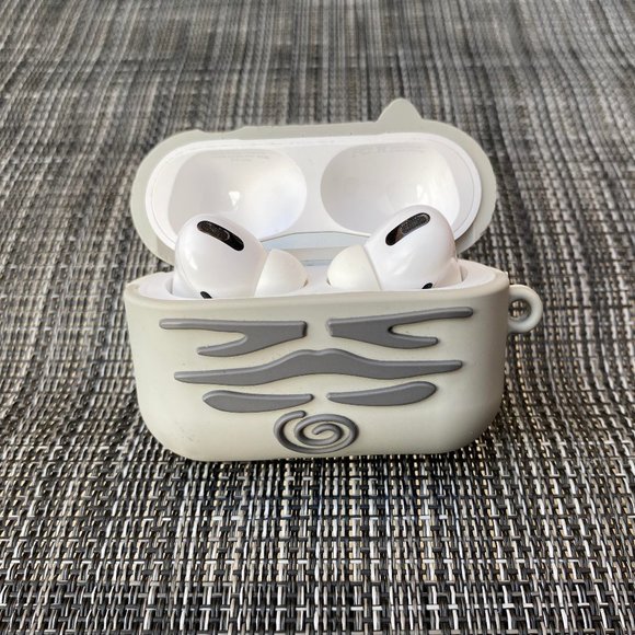 Airpods Pro 1st Gen Silicone Case (Cat) - Picture 3 of 4